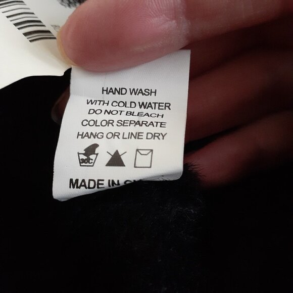 Altar'd State NWT Women's Junior's Size Medium Black Cropped Eyelash Sweater - Picture 7 of 11